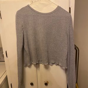 Long sleeve grey crop top
